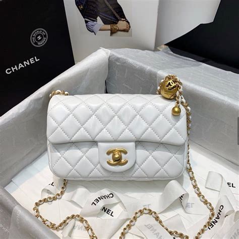 white chanel bag